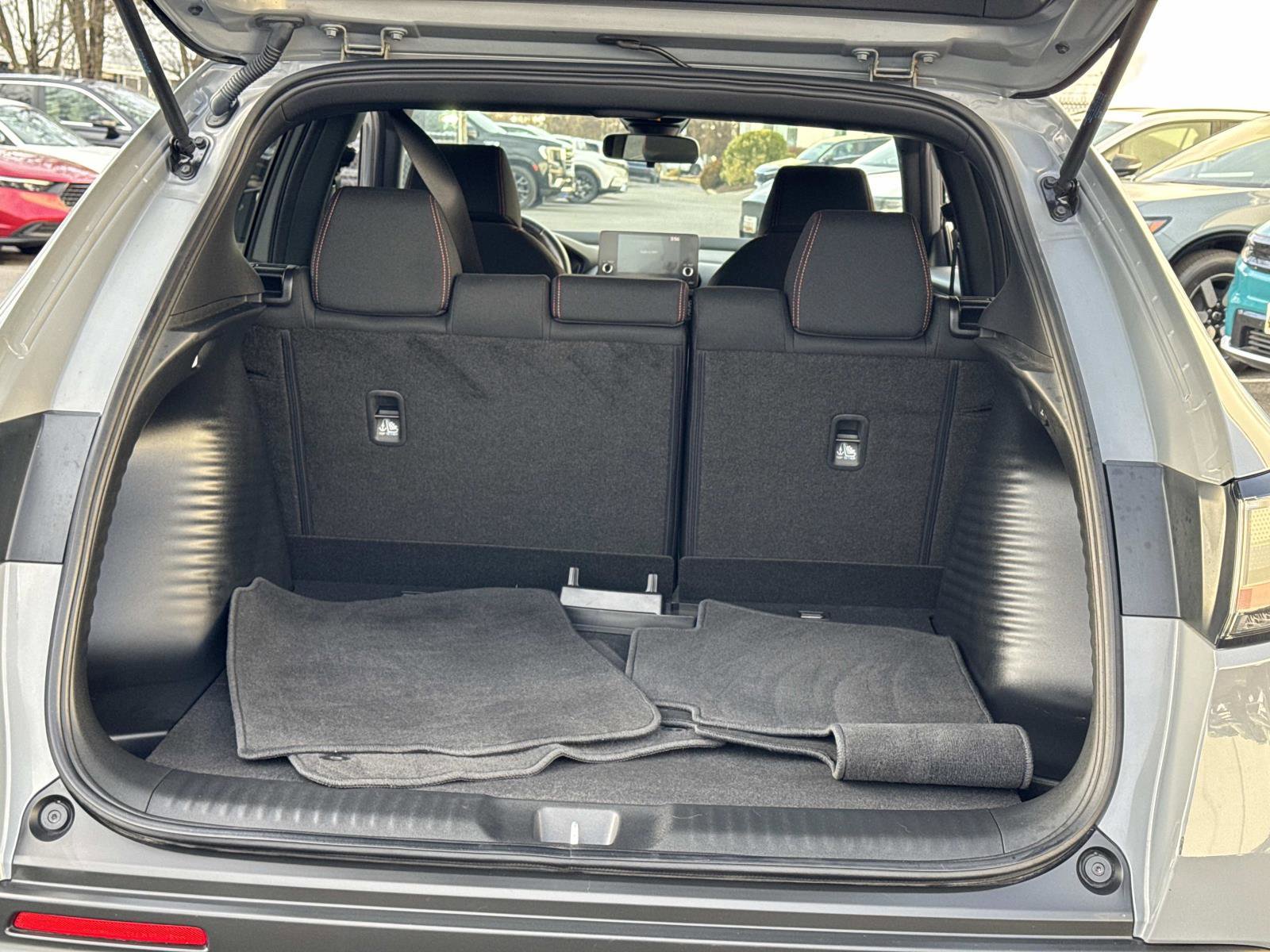 Certified 2025 Honda HR-V Sport image 17