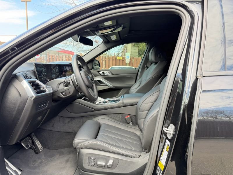 Used 2024 BMW X6 xDrive40i w/ Premium Package image 11