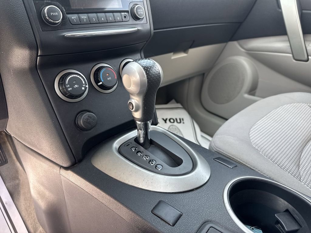 Used 2012 Nissan Rogue SV image 19