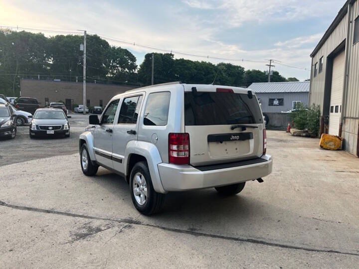 Used 2012 Jeep Liberty Sport AWD/4WD image 6