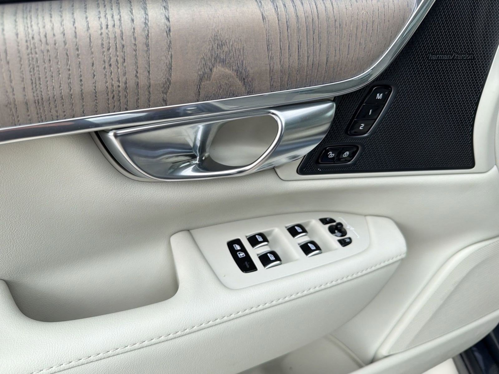 Certified 2025 Volvo S90 B6 Ultra image 13