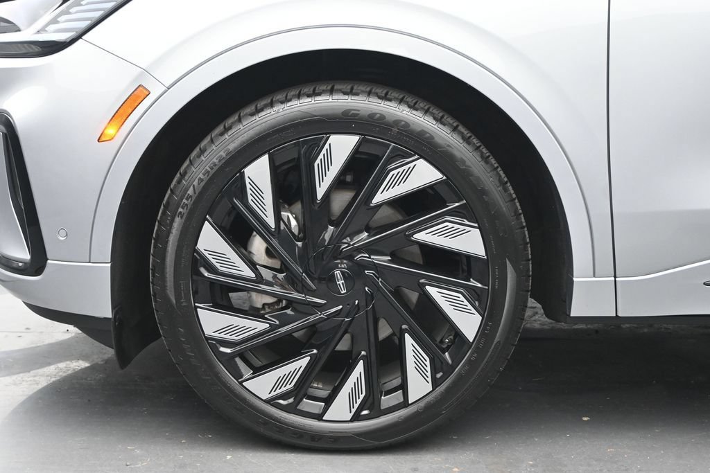 Used 2024 Lincoln Nautilus Black Label w/ Jet Appearance Package (87T) AWD/4WD image 12