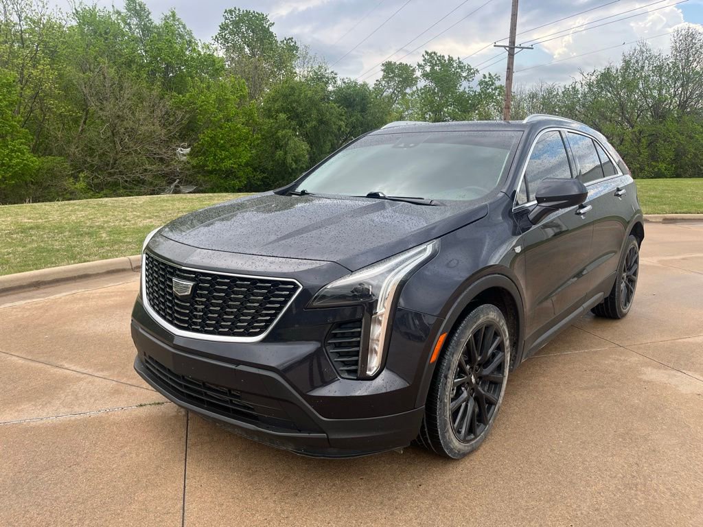 Used 2022 Cadillac XT4 Luxury w/ Cold Weather Package FWD image 1