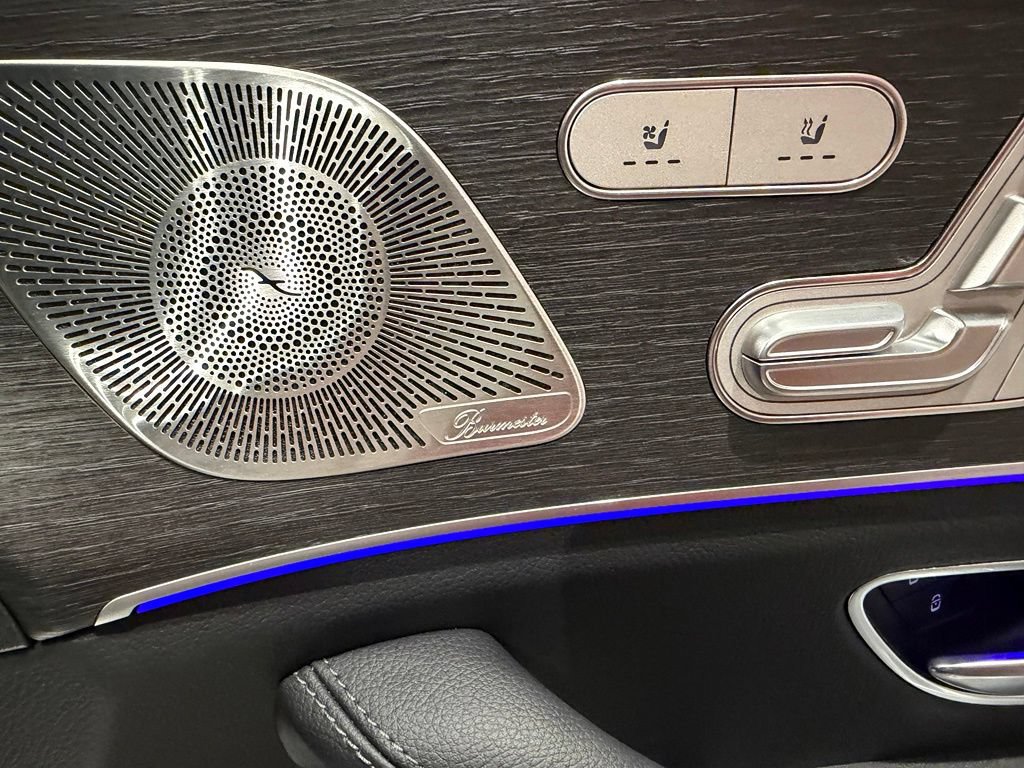 Used 2025 Mercedes-Benz GLS 450 4MATIC w/ AMG Line Exterior image 60