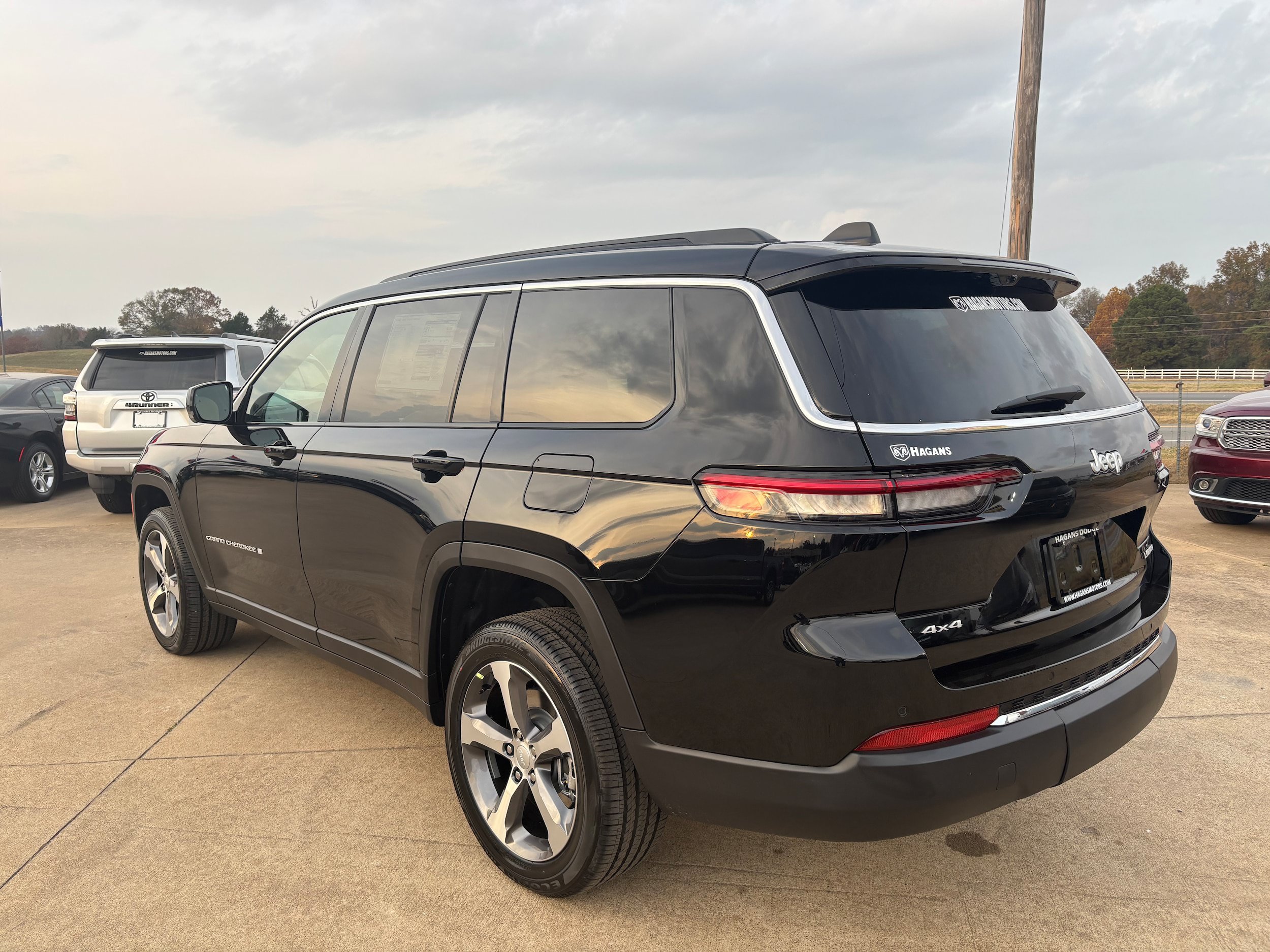 New 2025 Jeep Grand Cherokee L Limited w/ Luxury Tech Group II AWD/4WD image 5
