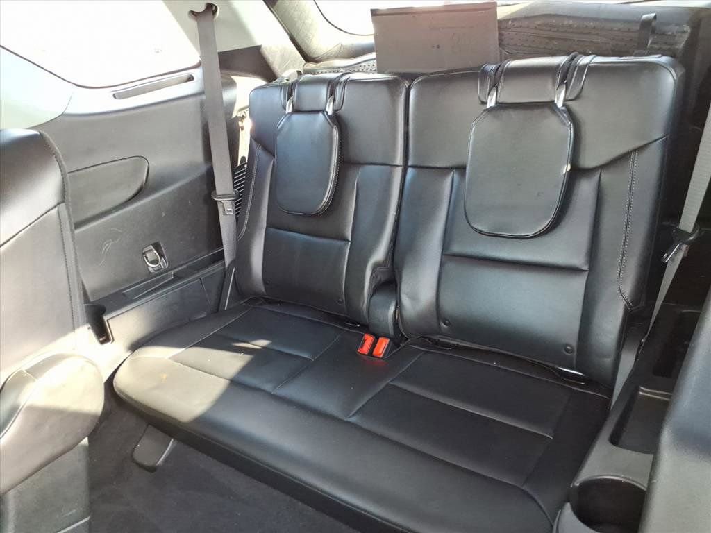 Used 2022 Ford Explorer XLT w/ Equipment Group 202A image 9