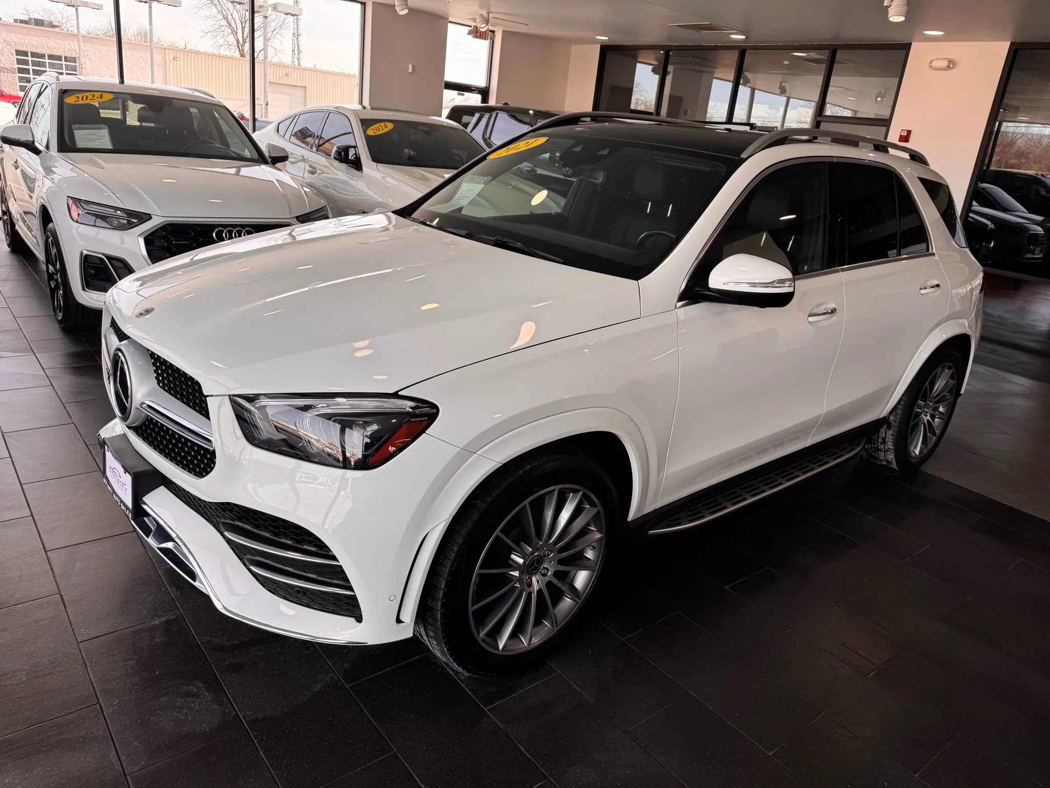Used 2021 Mercedes-Benz GLE 450 4MATIC image 3