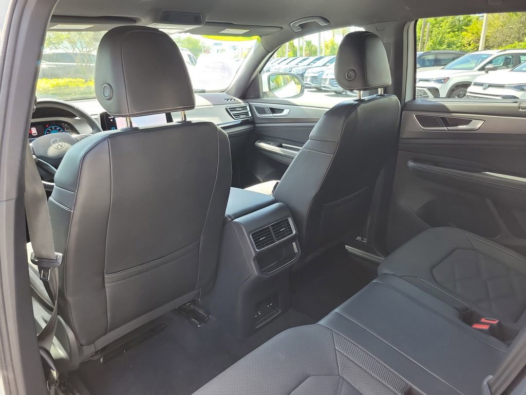 Used 2024 Volkswagen Atlas Cross Sport SE FWD image 11