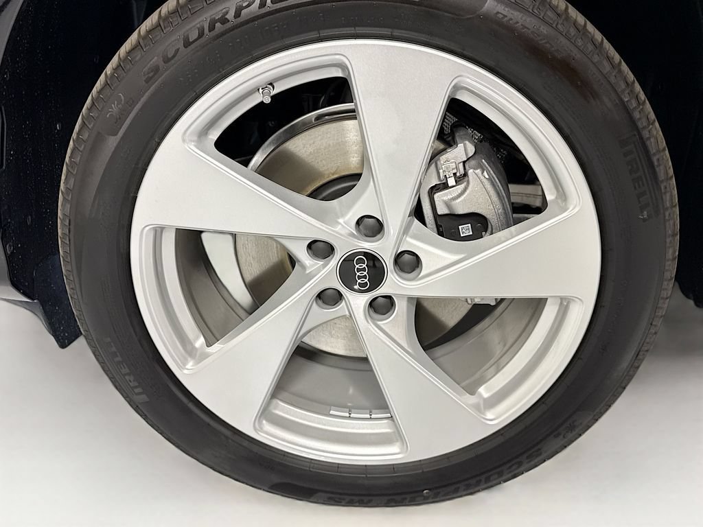 New 2026 Audi Q5 Premium Plus AWD/4WD image 32