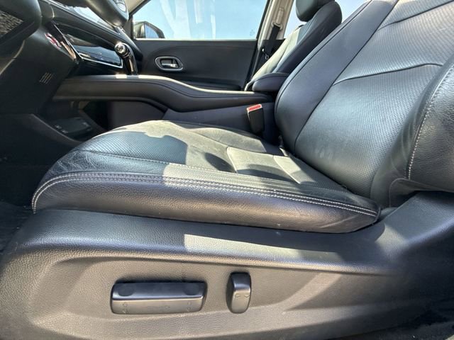 Used 2019 Honda HR-V Touring image 12