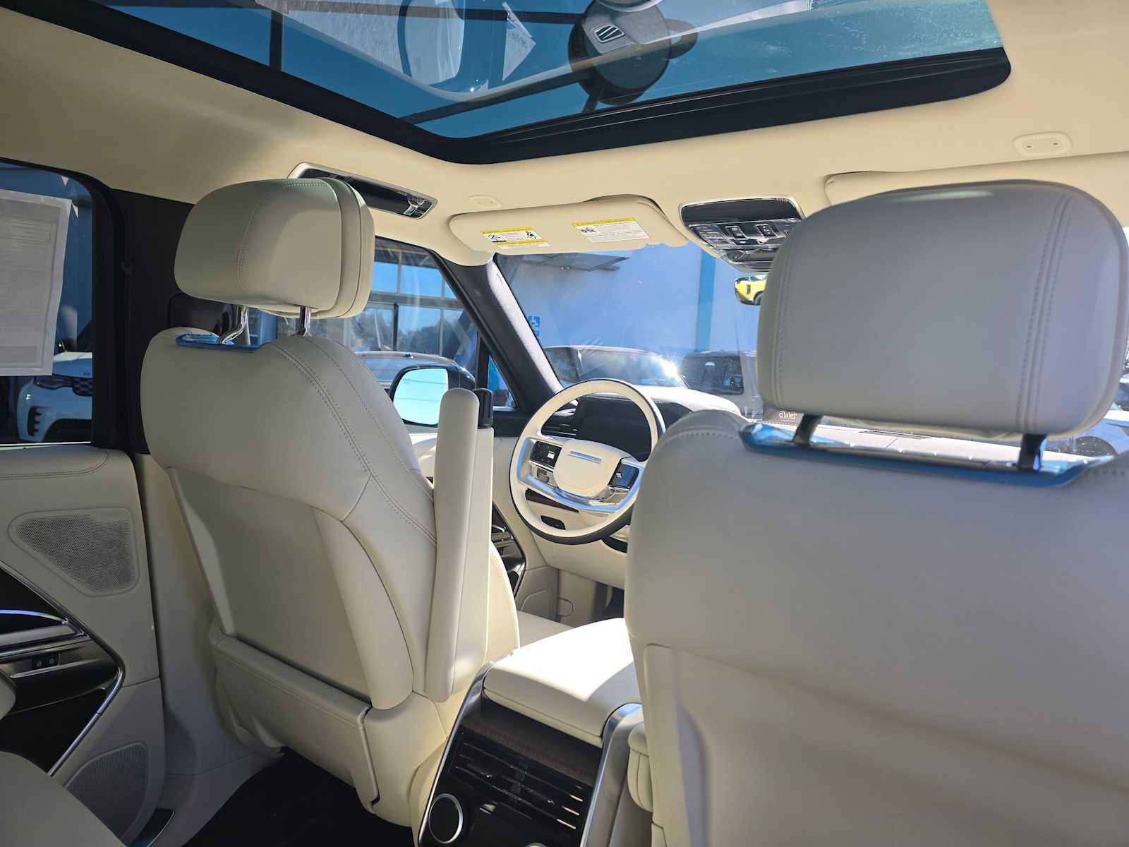 New 2025 Land Rover Range Rover SE image 16