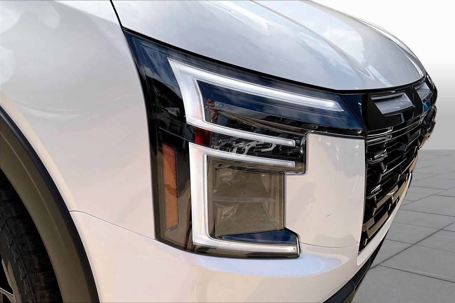 New 2026 Nissan Armada PRO-4X w/ Captain's Chari Seat Package AWD/4WD image 13