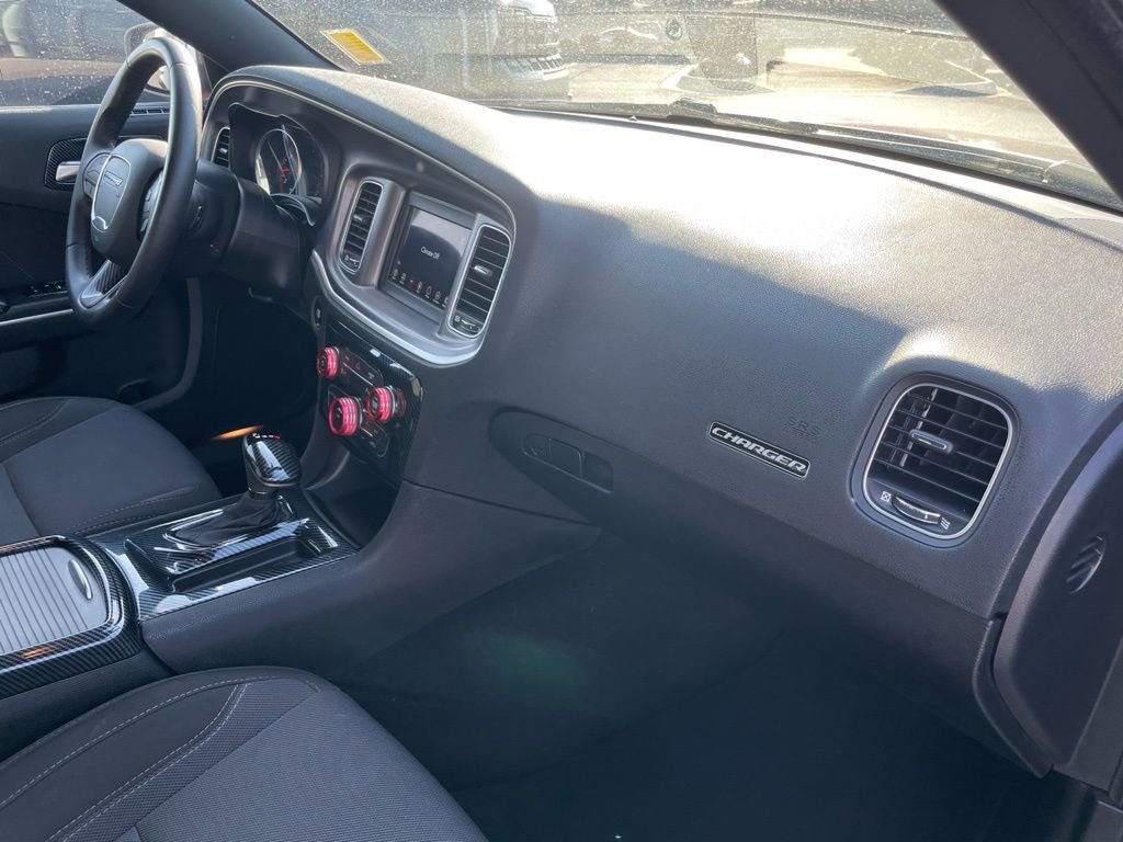 Used 2019 Dodge Charger SXT image 29