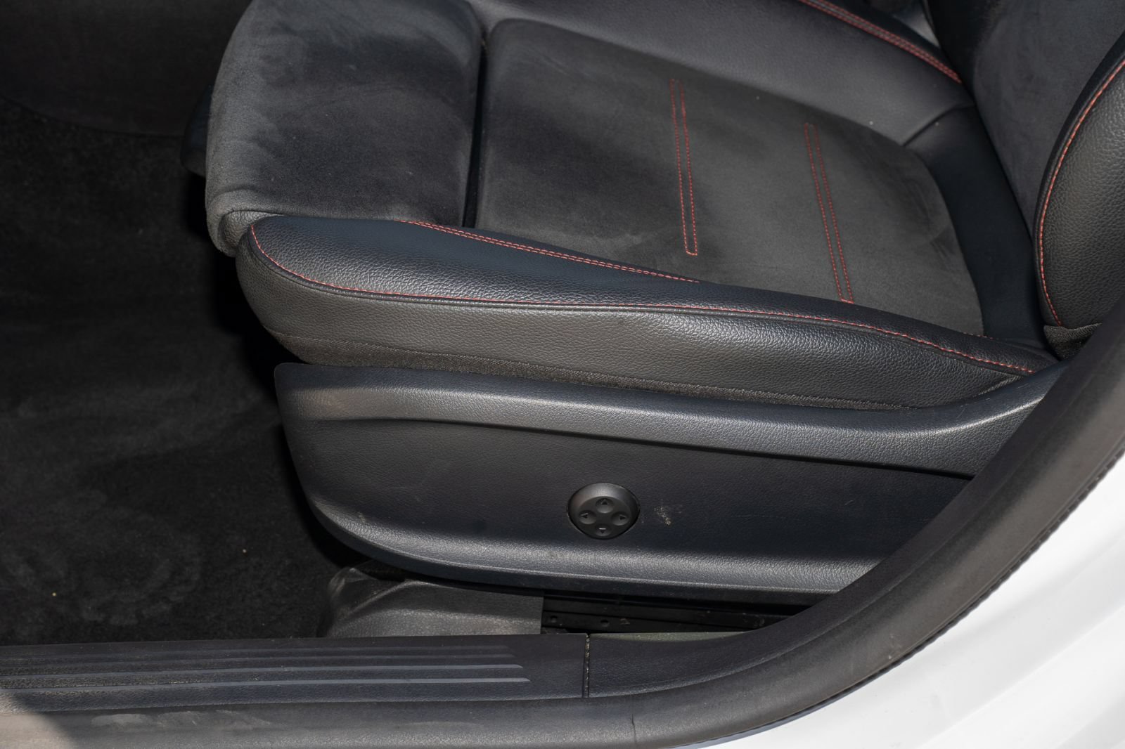 Used 2024 Mercedes-Benz CLA 35 AMG 4MATIC image 28