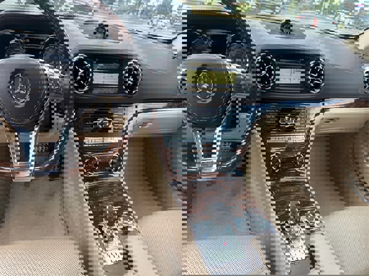 Used 2013 Mercedes-Benz SL 550 image 16