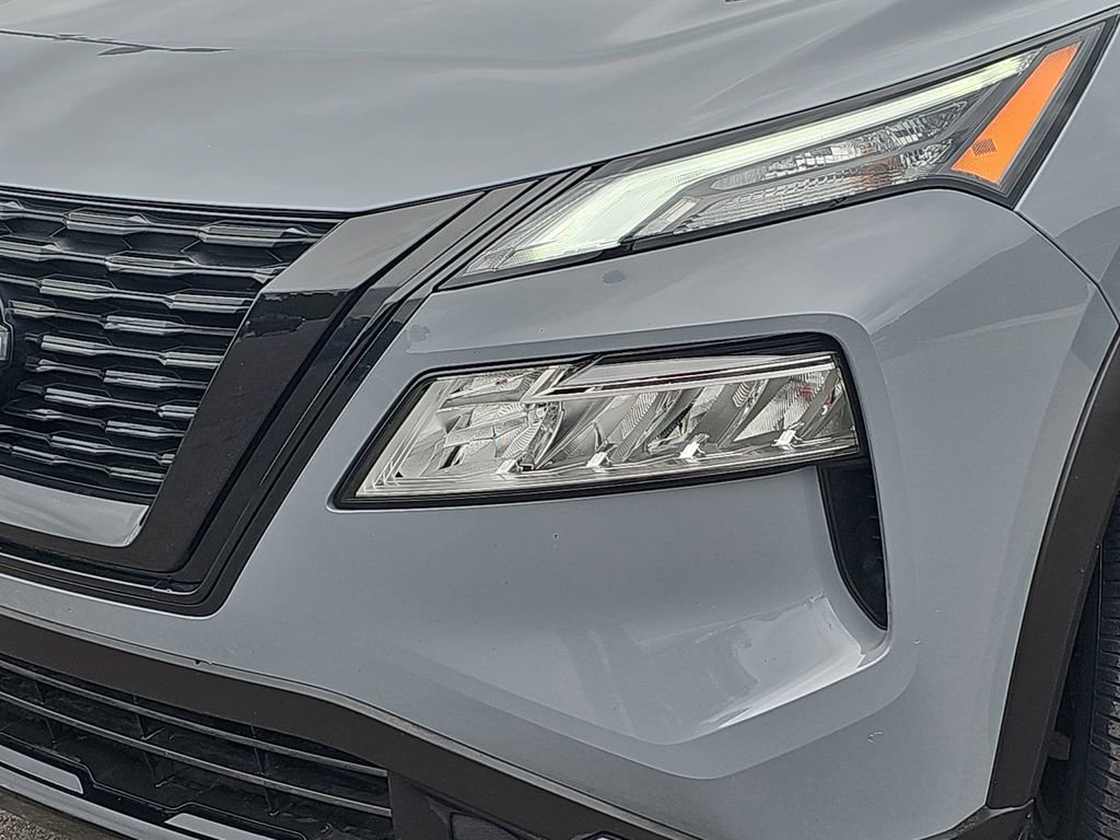 Used 2023 Nissan Rogue SV w/ SV Premium B Package FWD image 35