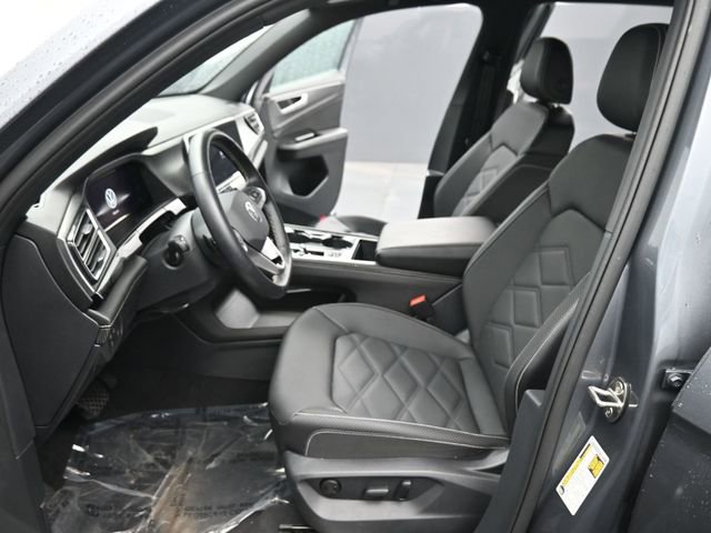 Used 2025 Volkswagen Atlas Cross Sport SE image 13