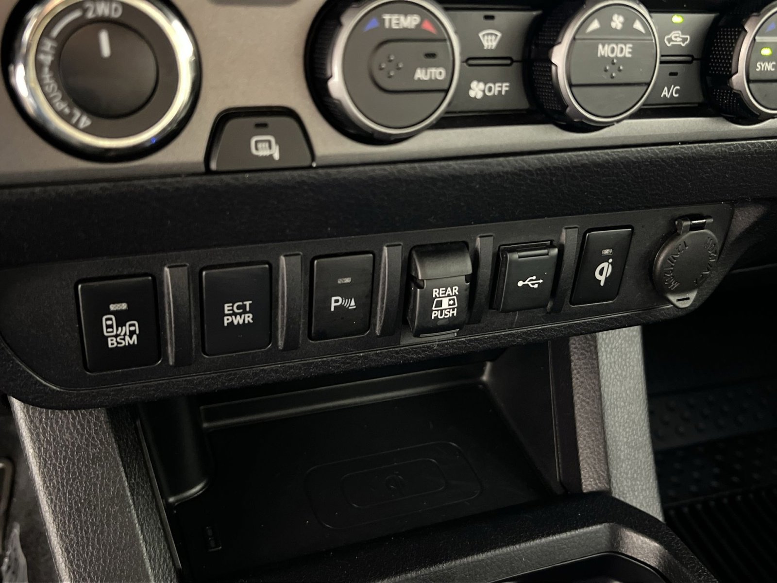 Used 2021 Toyota Tacoma TRD Off-Road w/ Technology Package image 30