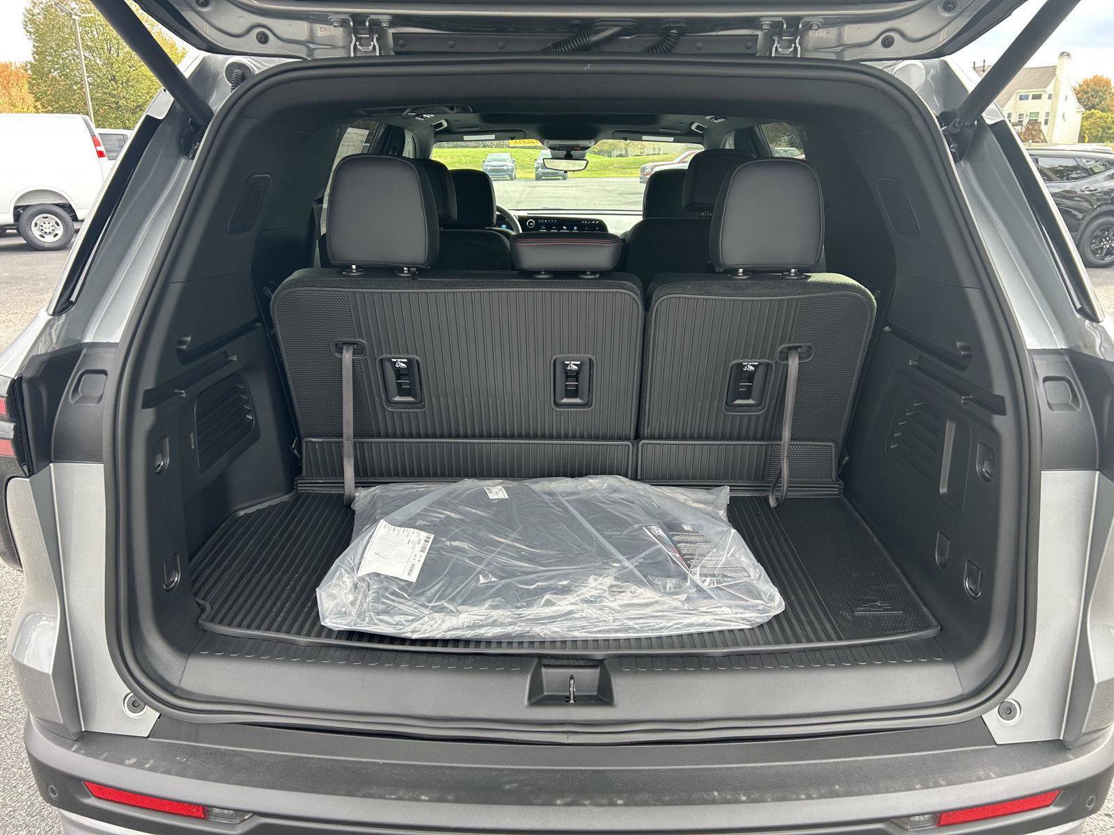 New 2026 Chevrolet Traverse Z71 w/ Driver Confidence Package image 32