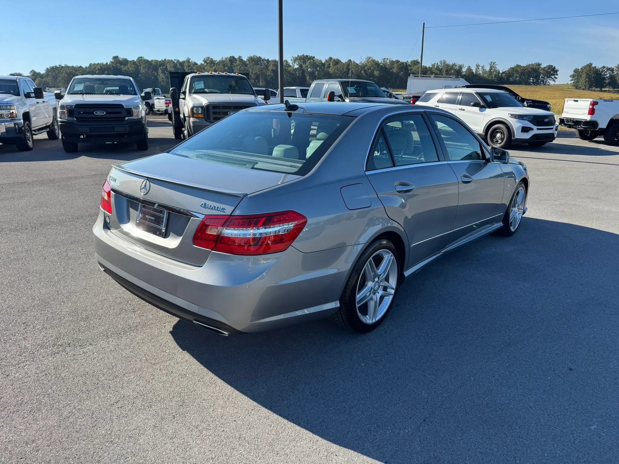 Used 2012 Mercedes-Benz E 550 4MATIC Sedan image 4