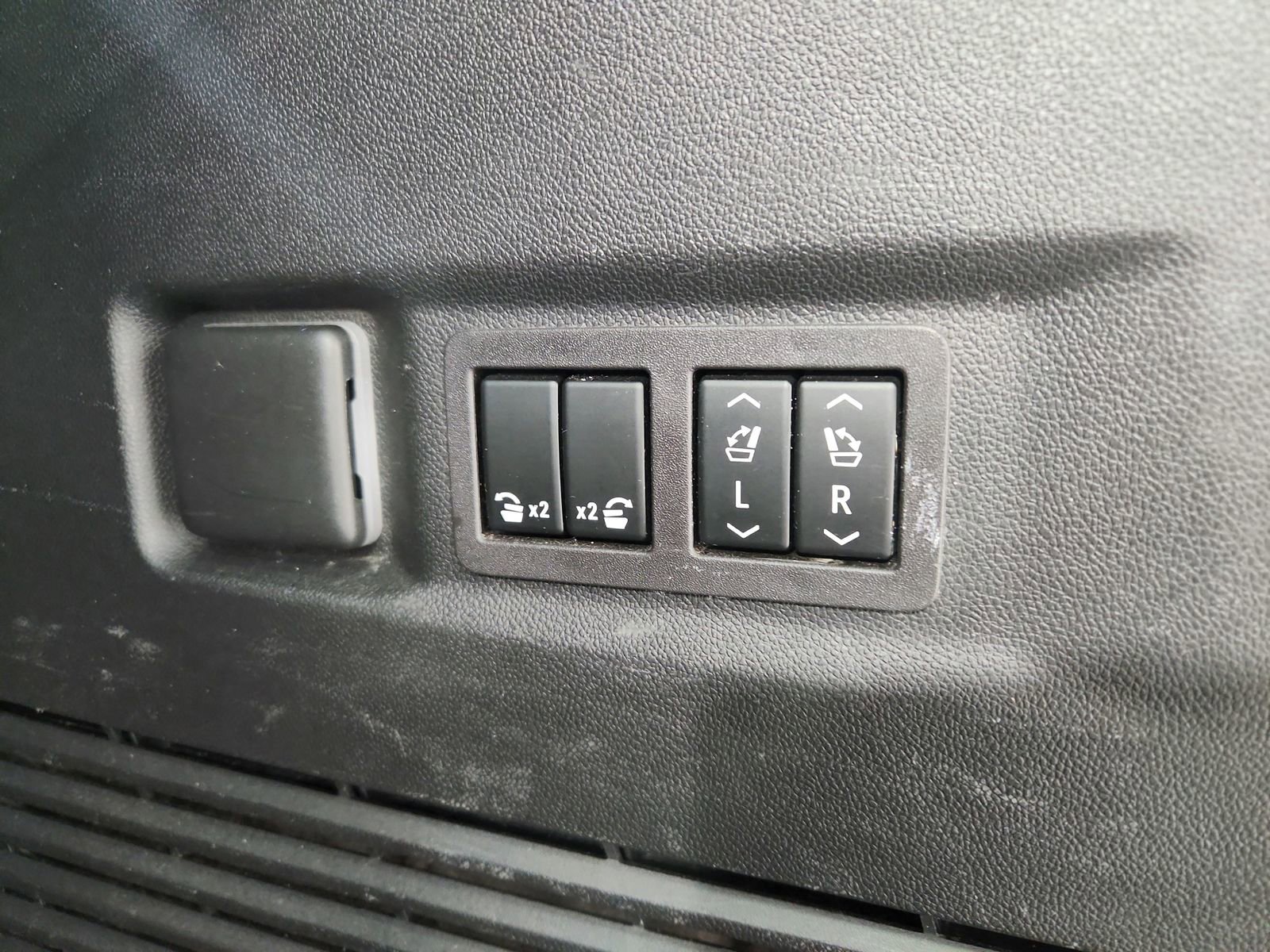 Used 2024 Chevrolet Tahoe Premier image 50