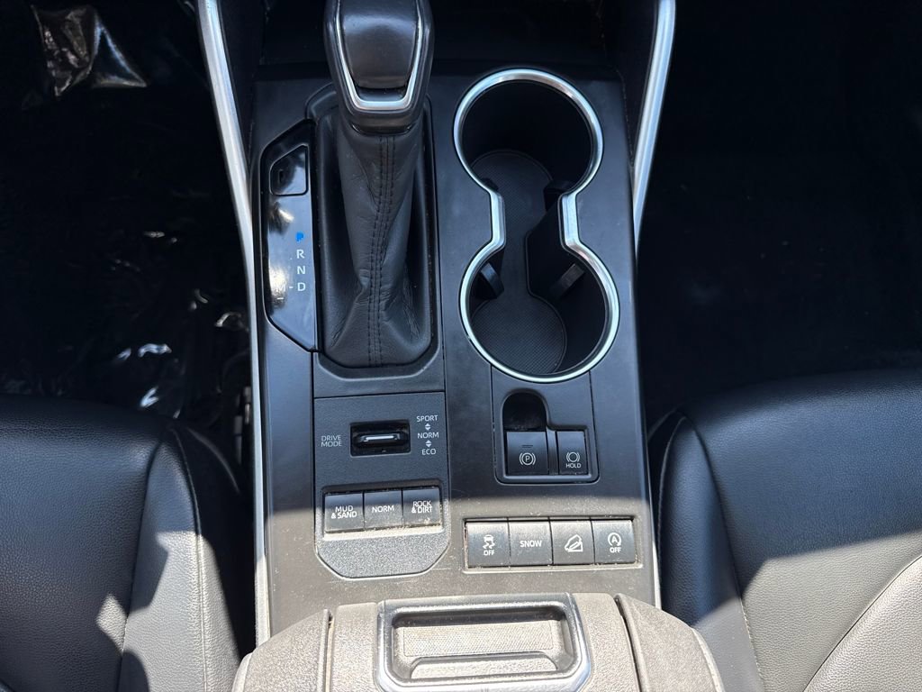 Used 2020 Toyota Highlander XLE image 21