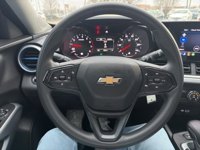 Used 2024 Chevrolet Trax LS image 28
