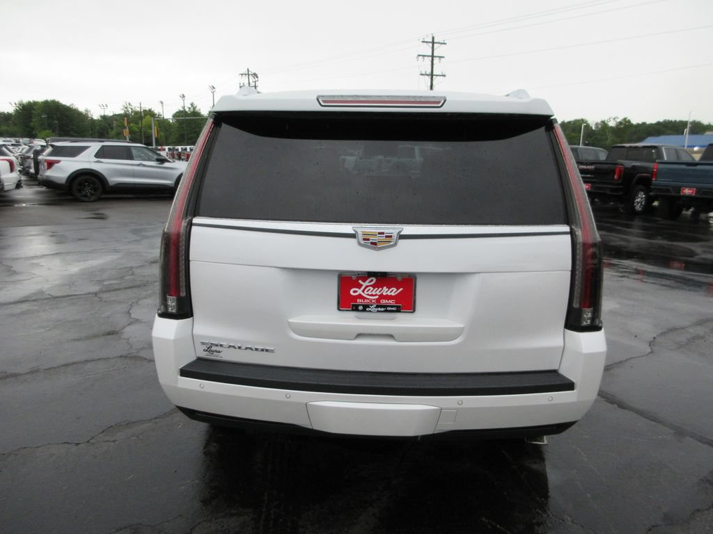 Certified 2019 Cadillac Escalade Premium Luxury AWD/4WD image 7
