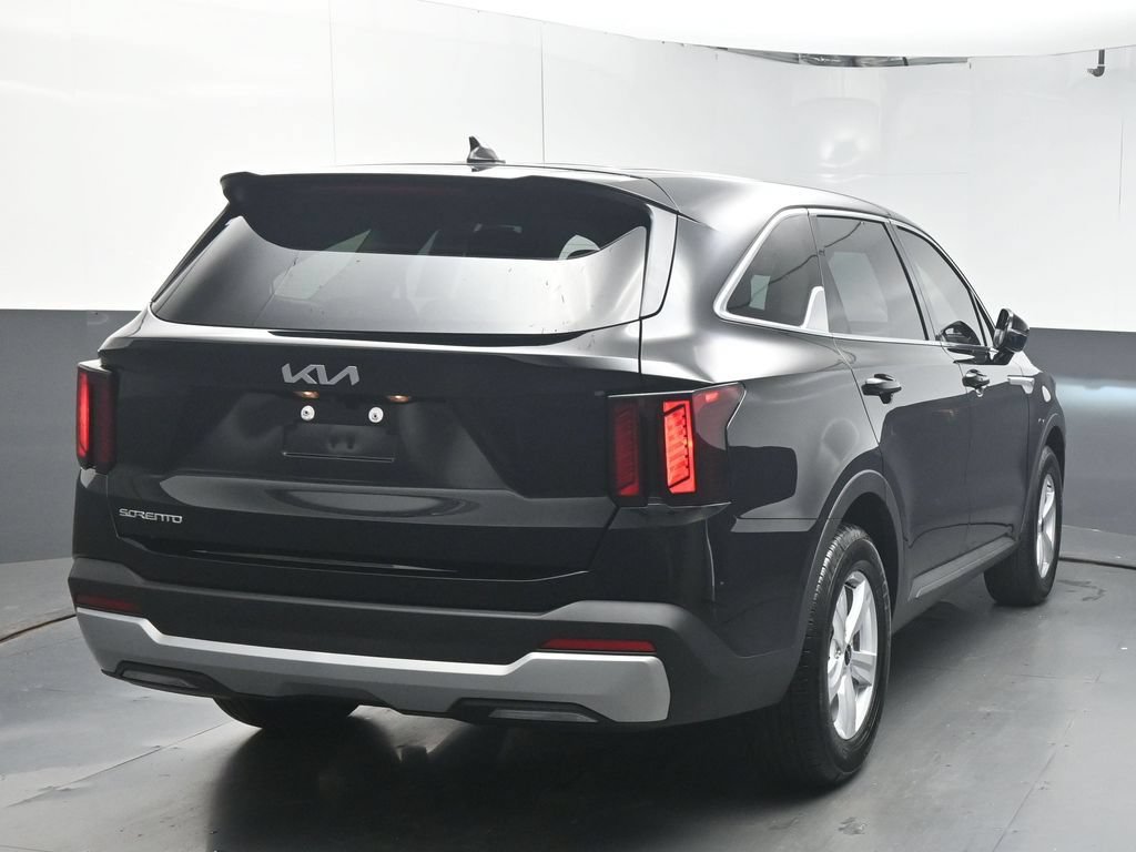 Used 2026 Kia Sorento LX FWD image 7