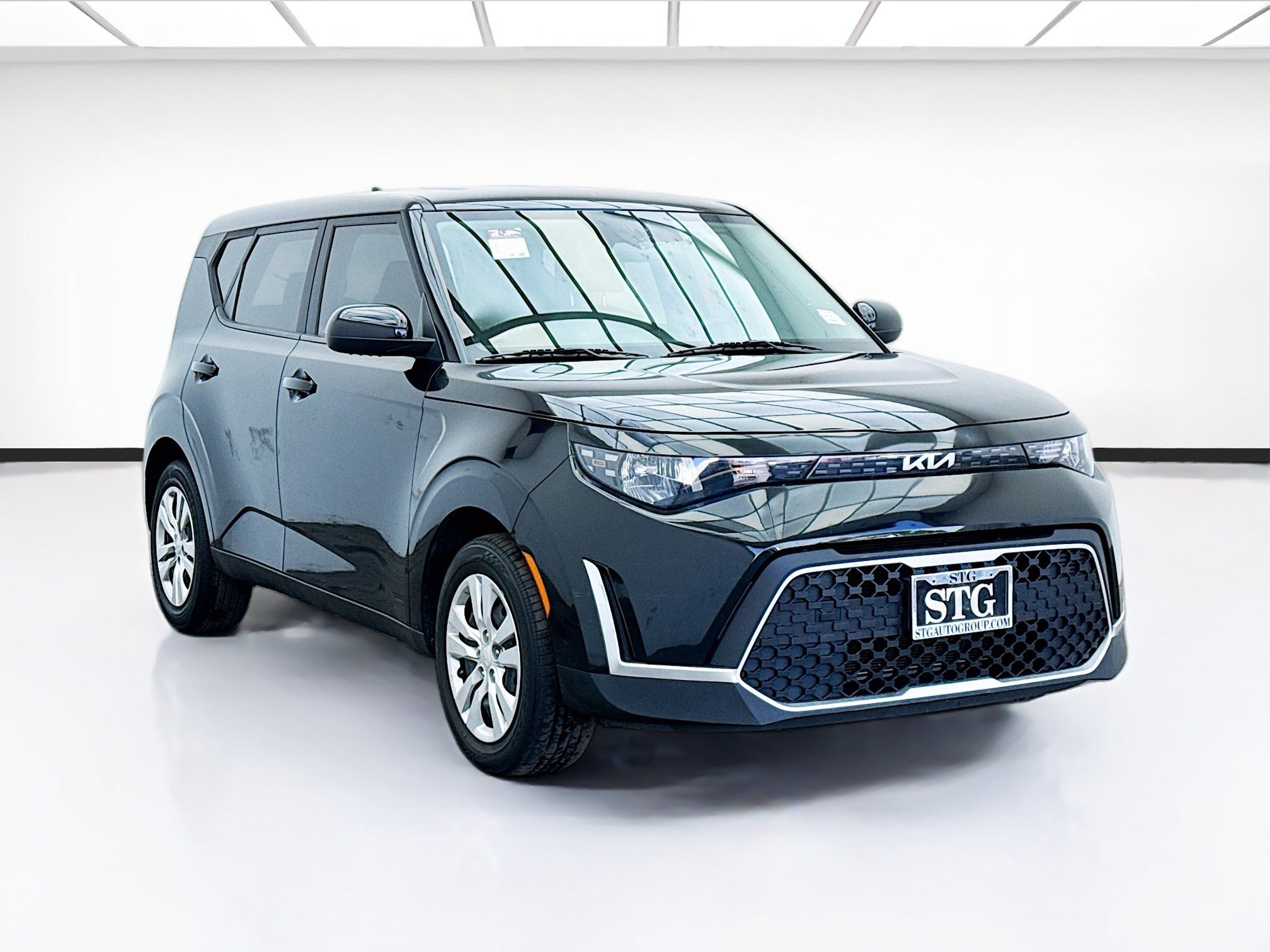 Used 2023 Kia Soul LX image 3