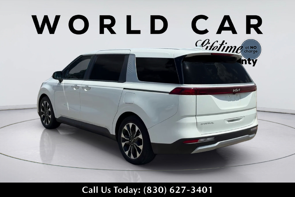 Used 2024 Kia Carnival EX FWD image 5