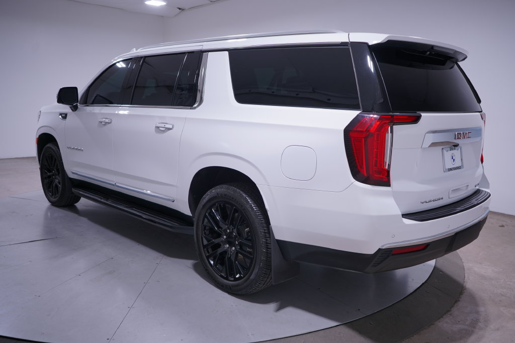 Used 2023 GMC Yukon XL SLT w/ SLT Luxury Package RWD image 3
