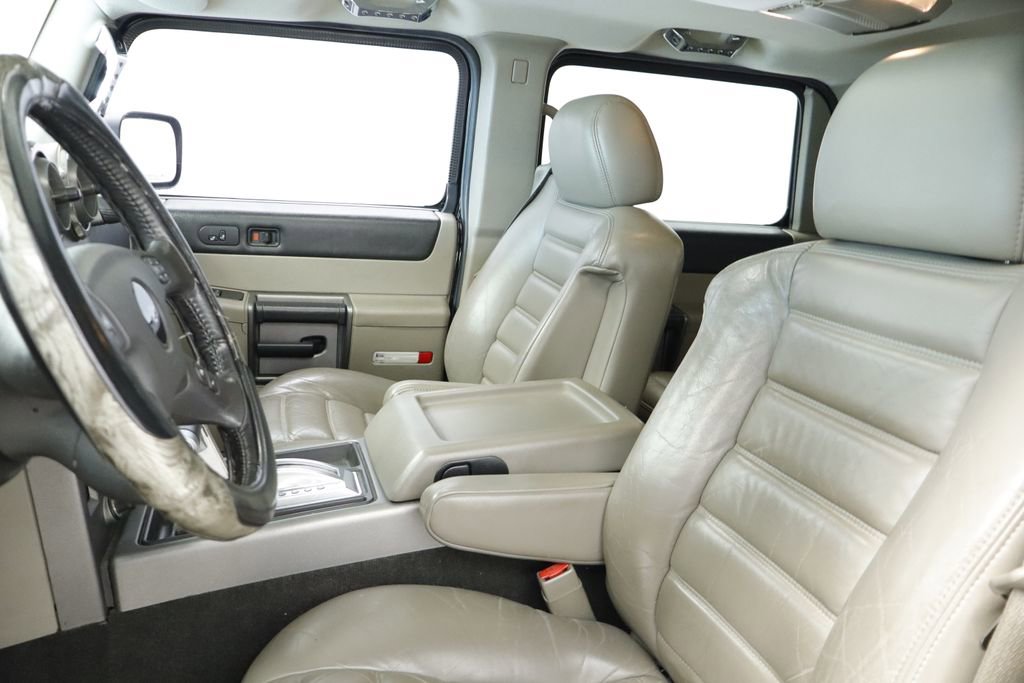 Used 2004 HUMMER H2 w/ Preferred Equipment Group AWD/4WD image 25