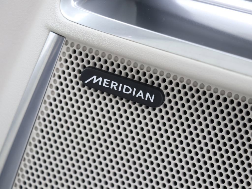 Used 2022 Jaguar E-PACE SE image 33