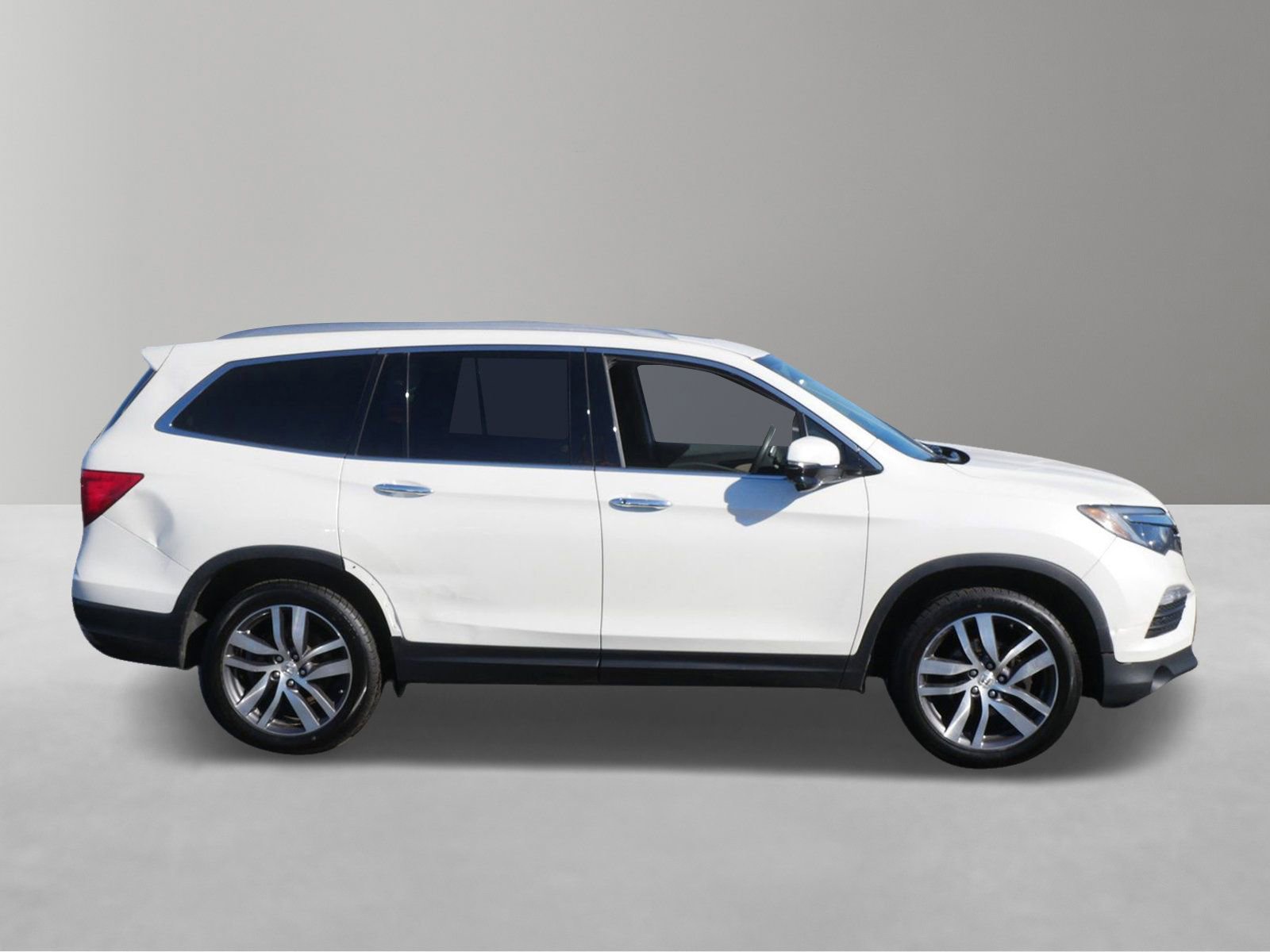 Used 2017 Honda Pilot Touring image 5