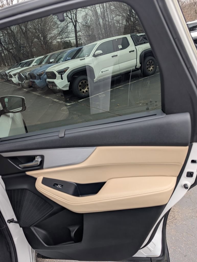 Used 2023 Acura MDX SH-AWD w/ Technology Package image 18