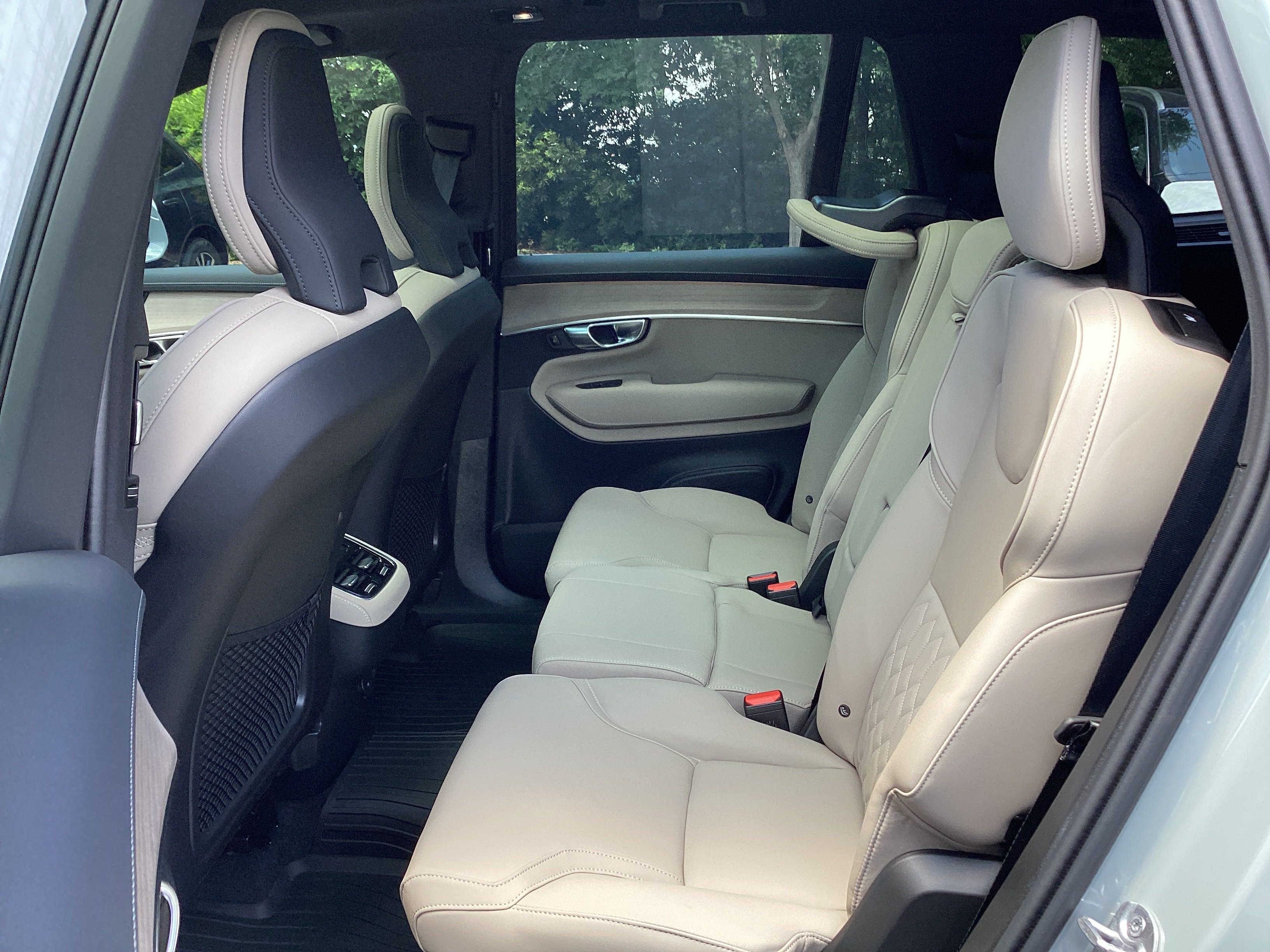 Certified 2026 Volvo XC90 B6 Plus w/ Protection Package Premier AWD/4WD image 33