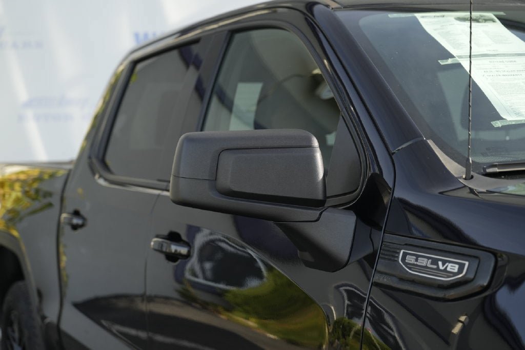 Used 2021 GMC Sierra 1500 Elevation w/ LPO, Elevation Black Package AWD/4WD image 9