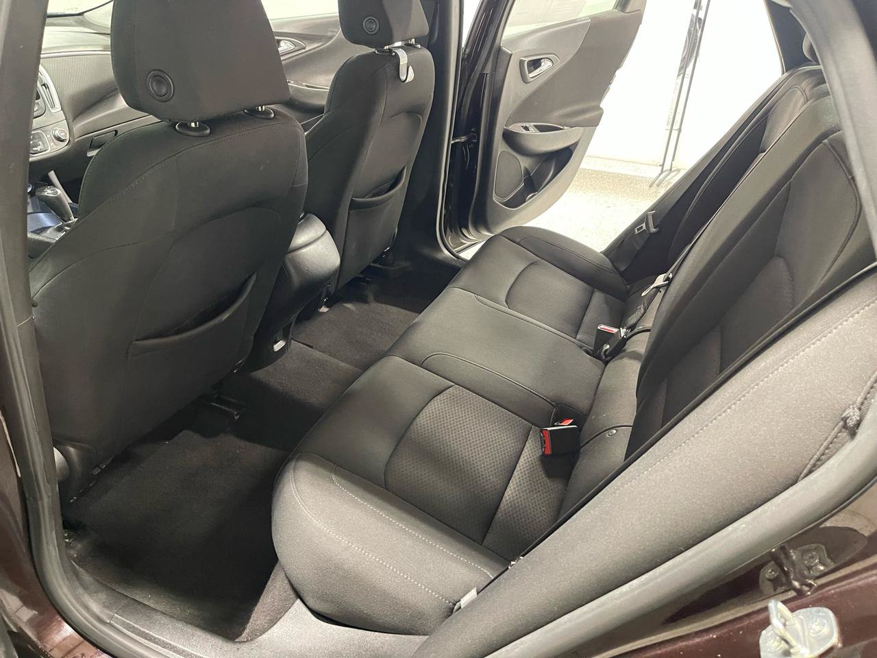 Used 2020 Chevrolet Malibu LS FWD image 12