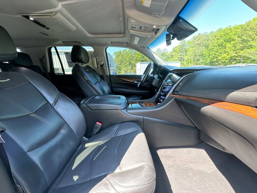 Used 2017 Cadillac Escalade Premium Luxury image 32
