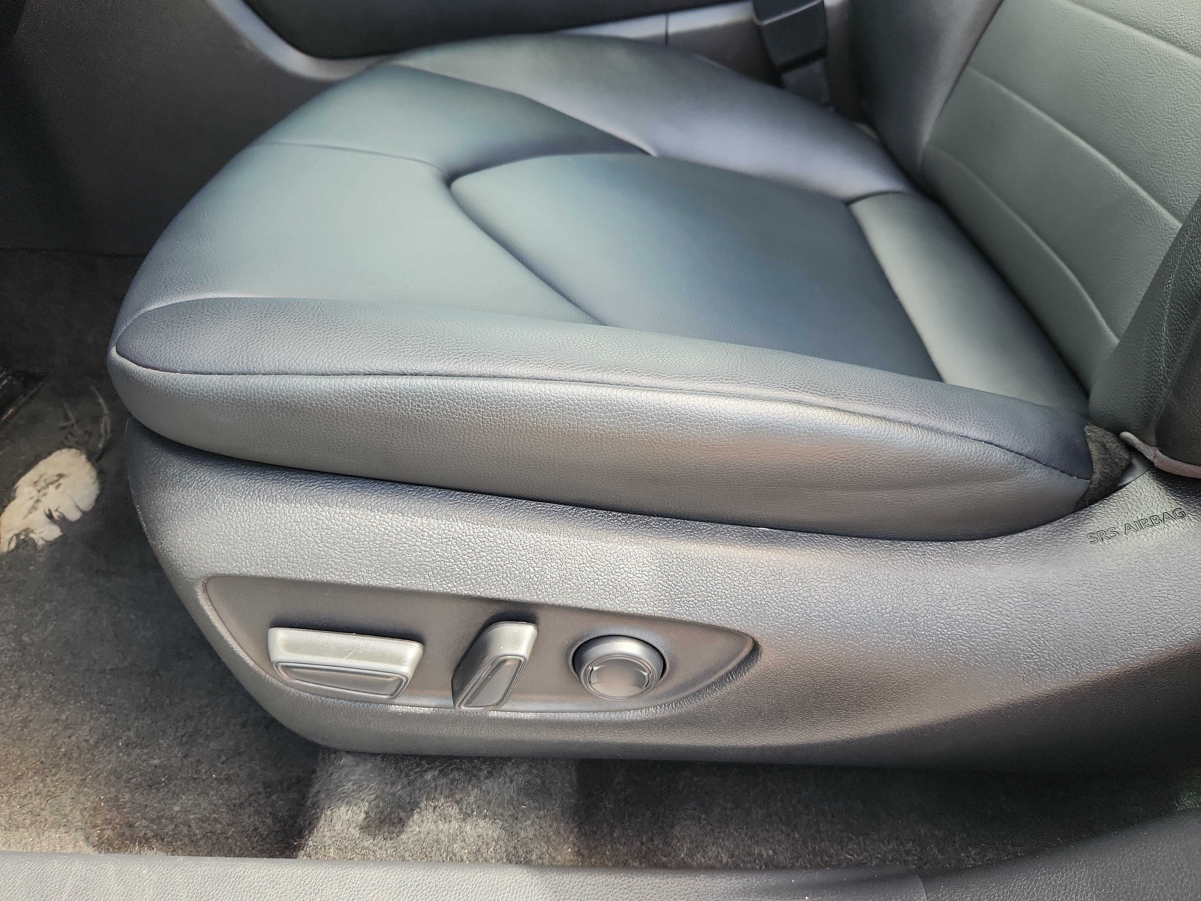 Used 2025 Toyota Highlander XLE AWD/4WD image 10