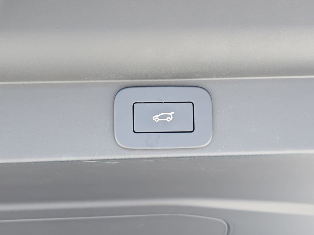 Certified 2024 Land Rover Range Rover SE AWD/4WD image 13