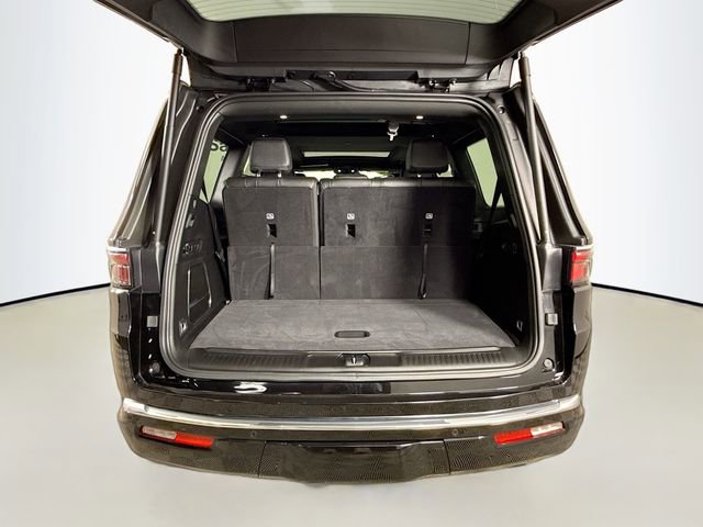 Used 2024 Jeep Wagoneer 4WD w/ Premium Group I image 28