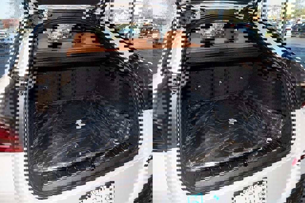 New 2026 BMW X6 M60i image 12