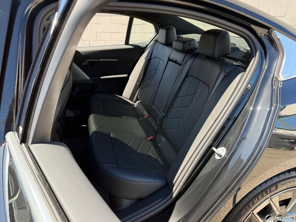 Used 2026 BMW 530i RWD image 22