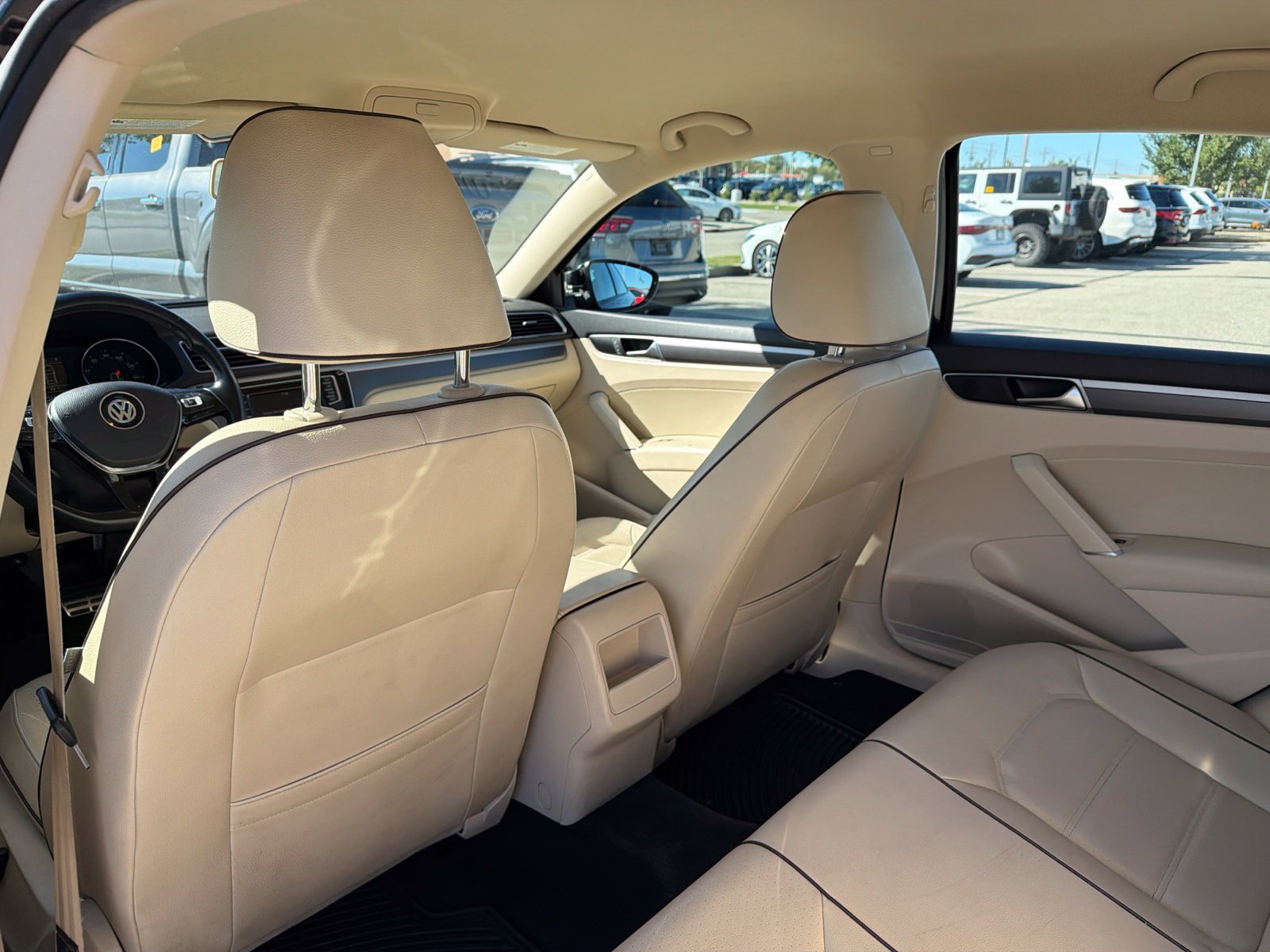Used 2018 Volkswagen Passat 2.0T R-Line FWD image 22