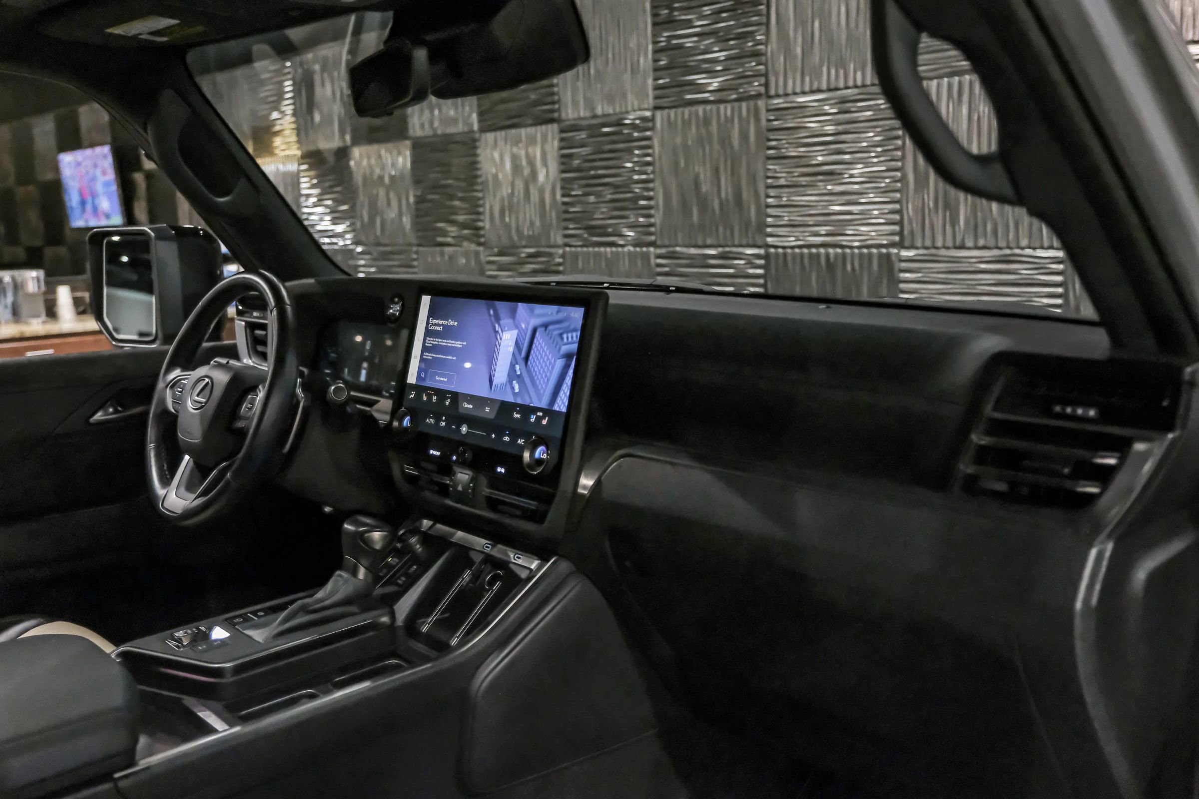 Used 2024 Lexus GX 550 AWD/4WD image 15