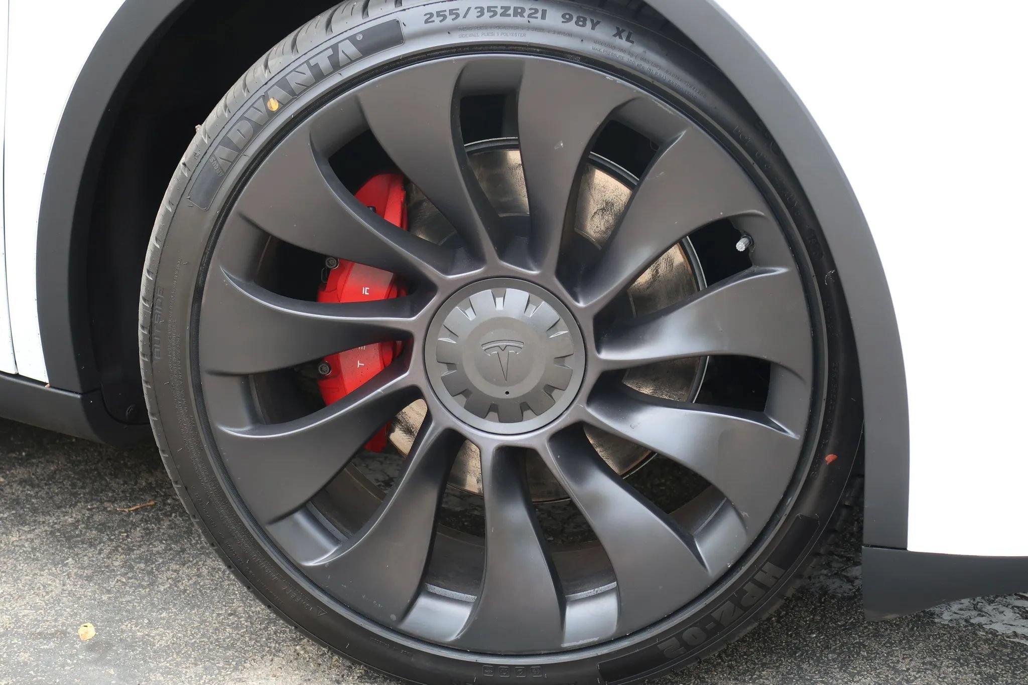 Used 2021 Tesla Model Y Performance AWD/4WD image 2