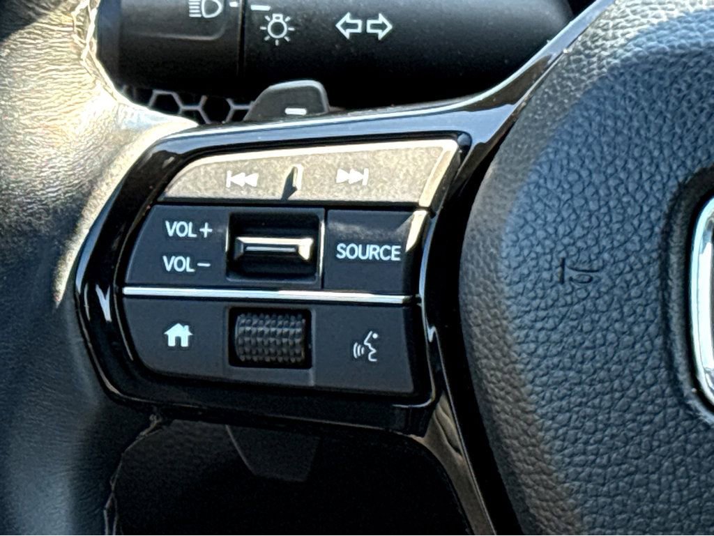 Used 2025 Honda Civic Sport image 12