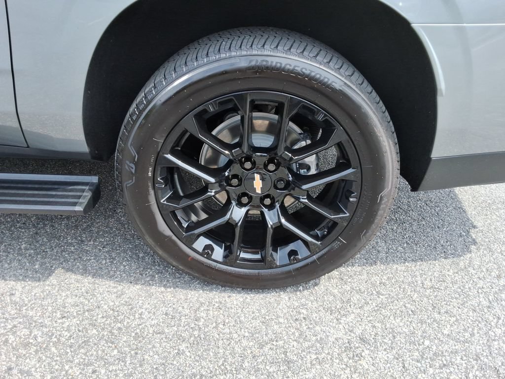 Certified 2026 Chevrolet Suburban High Country AWD/4WD image 13